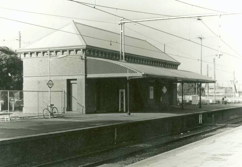 B4933 Moreland Rail Station