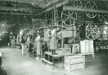 B5506 Bryant &amp; May Workers