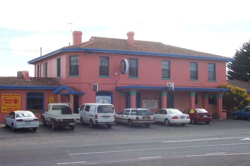 The Diggers Rest Hotel (prior to the fire in 2008)