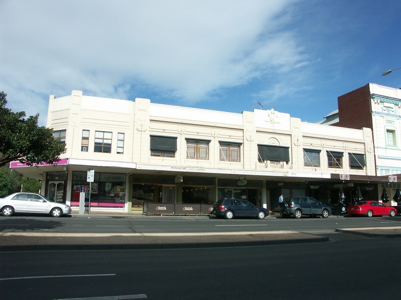 206 Ryrie Street, Geelong - Shops.JPG