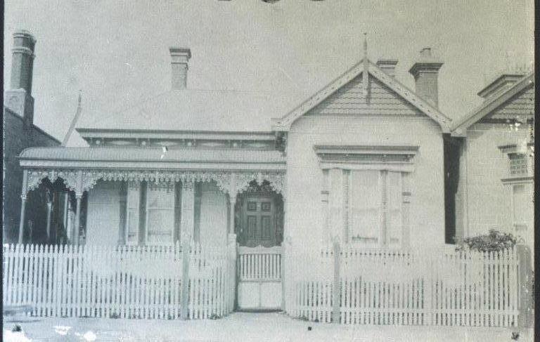 122 Victoria Street - Source: Central Highlands Library Collection