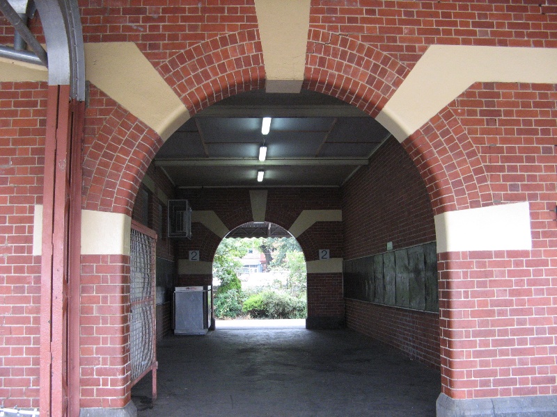 Warragul Railway Station link between 2 platforms