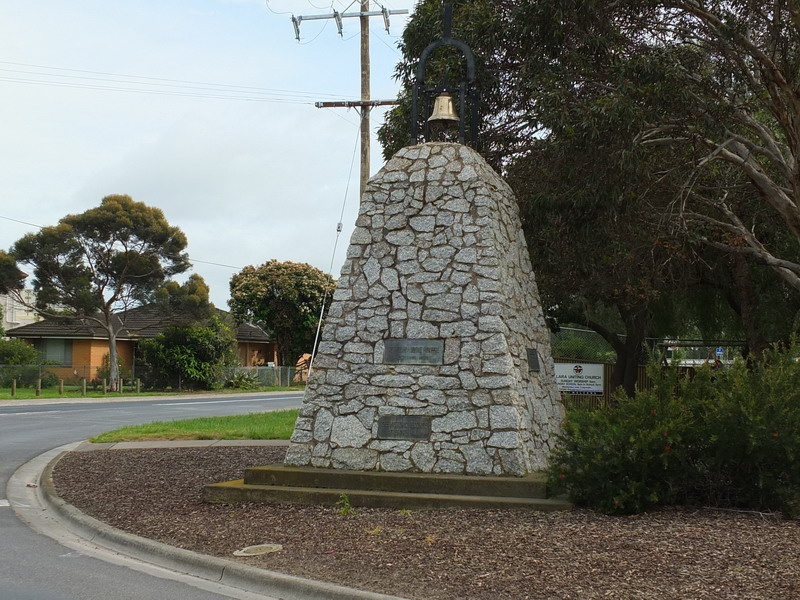 Pioneer Memorial Cairn - 1B Flinders Avenue, Lara