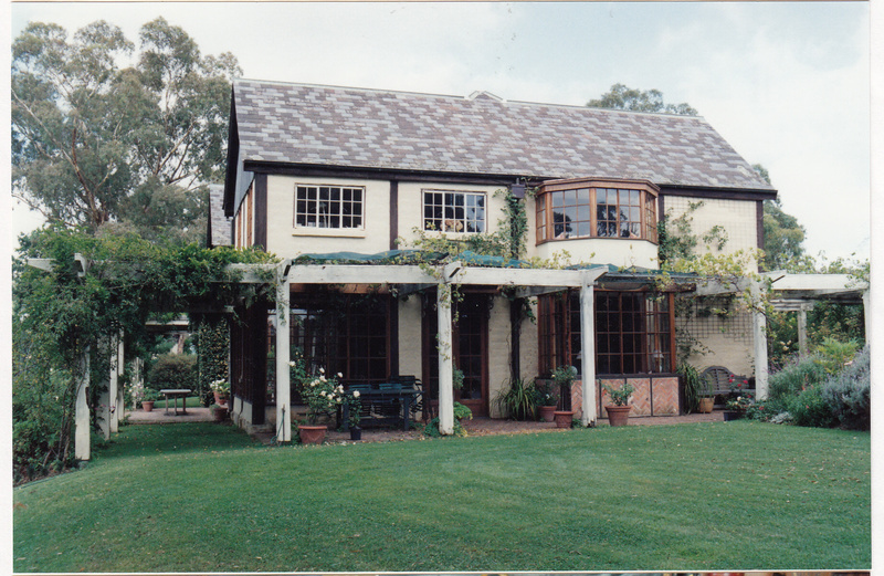 Jelbart Residential Complex 93 Arthur St Colour 1 - Shire of Eltham Heritage Study 1992