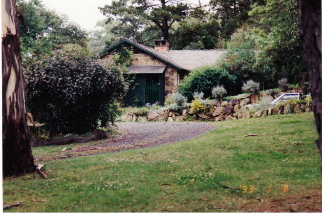 Florries Cottage 28 30 Diamond St Colour 2 - Shire of Eltham Heritage Study 1992