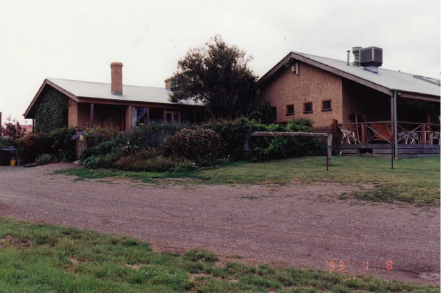 Former Wellers Pub at Pitman Cnr Kangaroo Ground Colour 7 - Shire of Eltham Heritage Study 1992