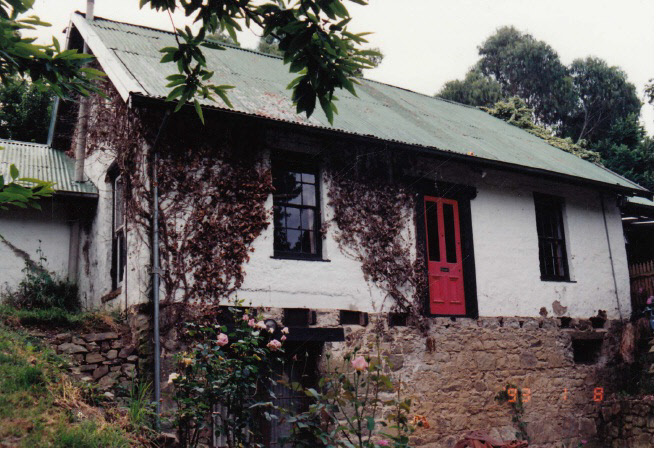 Souter House 19 Falkiner St Eltham Colour 1 - Shire of Eltham Heritage Study 1992