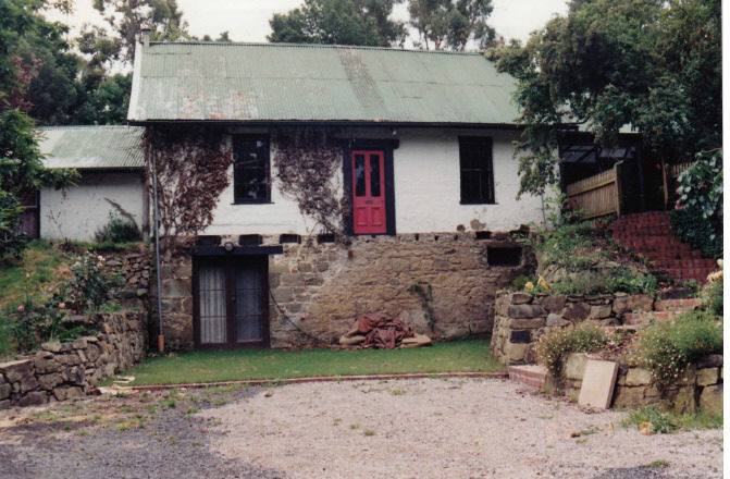 Souter House 19 Falkiner St Eltham Colour 3 - Shire of Eltham Heritage Study 1992