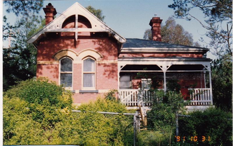 State School 209 Residence Pines 690 Main Rd Colour 2 - Shire of Eltham Heritage Study 1992