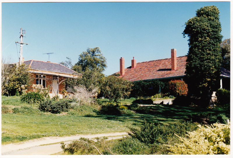 Old Brinkkotter House 32 Lindon Strike Ct Colour 2 - Shire of Eltham Heritage Study 1992