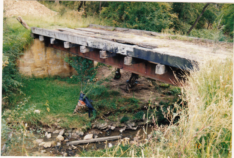 Smith Dam Karingal Drive Eltham Colour 2 - Shire of Eltham Heritage Study 1992