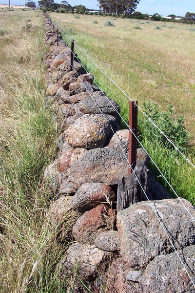 Dry Stone Wall G84