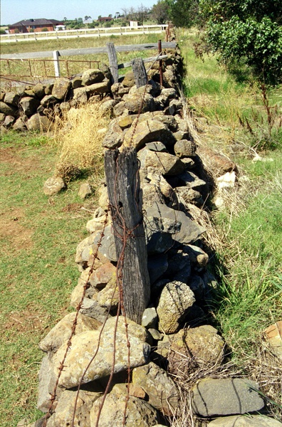Dry Stone Wall J136