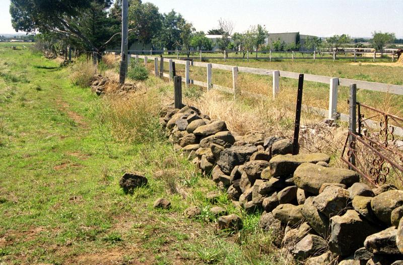 Dry Stone Wall J137