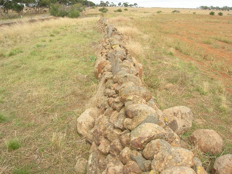 Dry Stone Wall K161 - Internal Stock Holding Yard