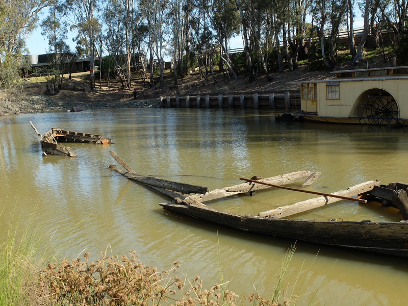 20151005_Echuca wharf Wet Dockand B22 Barge 10.JPG