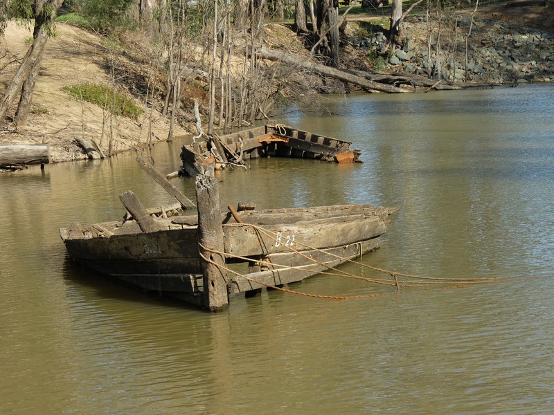 20151005_Echuca wharf Wet Dockand B22 Barge 15.JPG