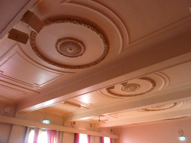 Sandringham_Masonic_Hall_ceiling_of_lower_hall.JPG