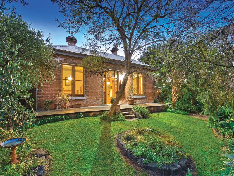 558 Waverley Road, Malvern East