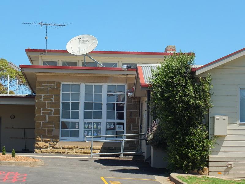 Photo 3: Detail of front elevation of the old Ceres Primary School building, 2017.