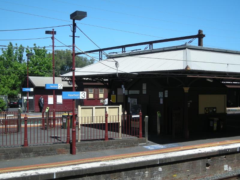 Looking from the west at the northern ends of the buildings and canopies on Platforms 1, 2 and 3