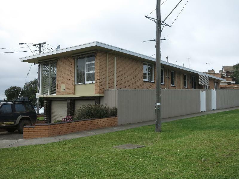 1, 1a Western Beach Road