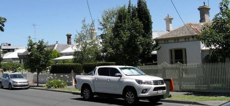 Smith's Paddock - Victorian houses on west side o Gillman Street.jpg