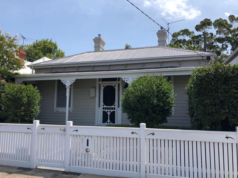 9 Cummins Grove, Malvern