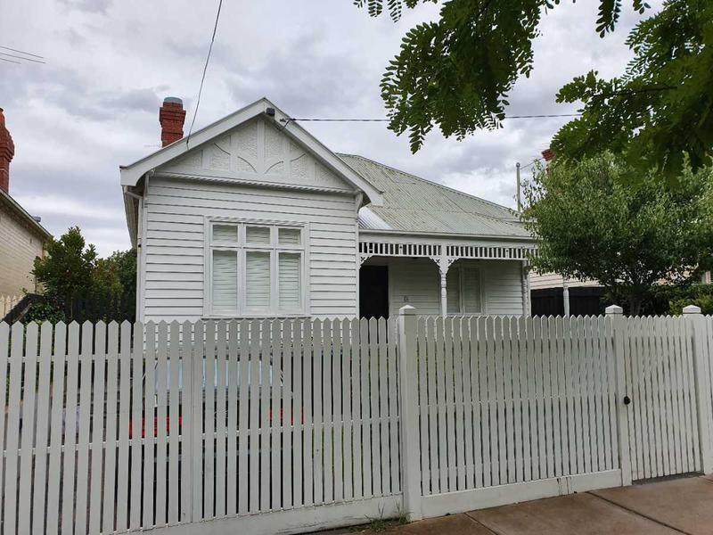 24 Ewart Street, Malvern