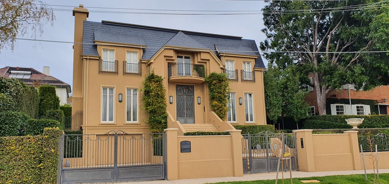 18-20 Evans Court, TOORAK