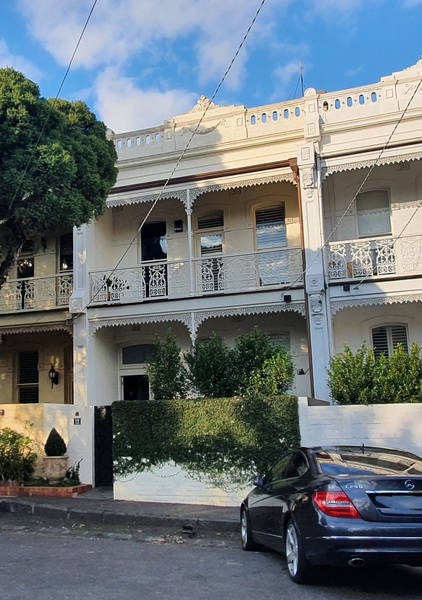 12 Barnsbury rd South Yarra