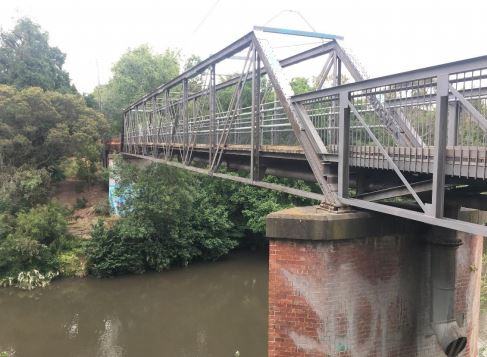 Walmer Street Bridge - view from south bank - 2019