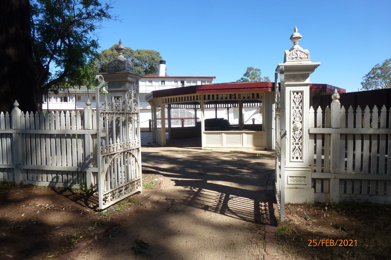 Rotunda and Rose Garden gates