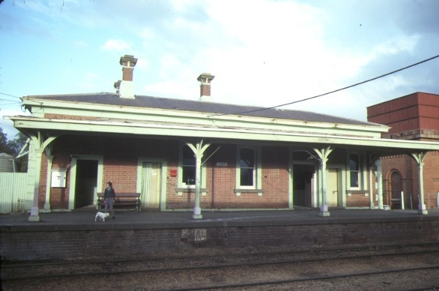 Elmore Railway Station (1984)