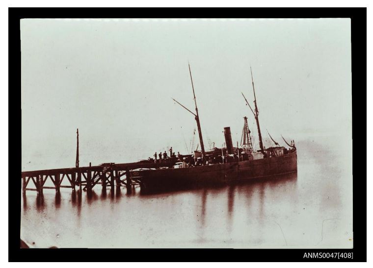 SS Glenelg at small jetty ANMS0047[408]